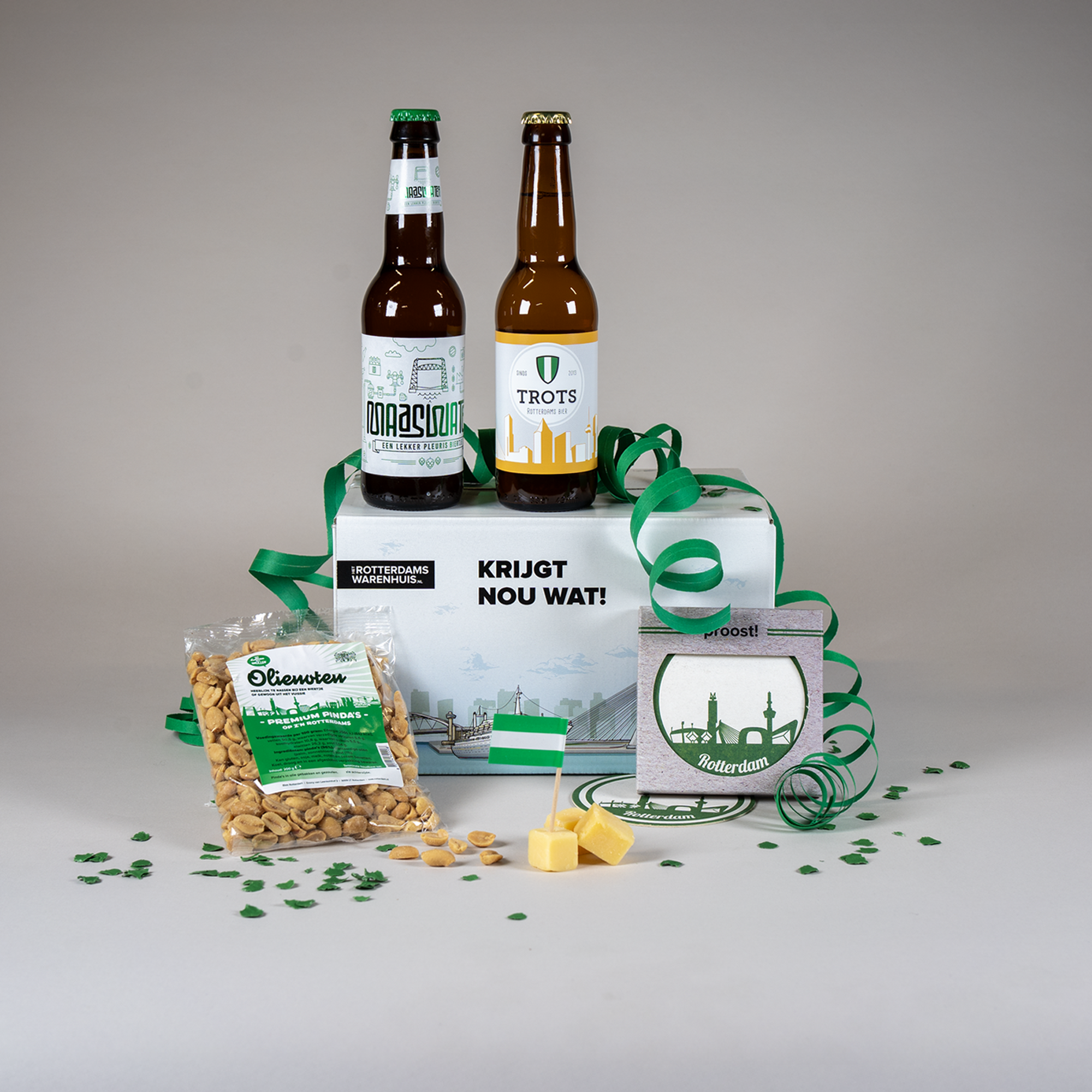 Afbeelding van een borrelpakket bier gezellig