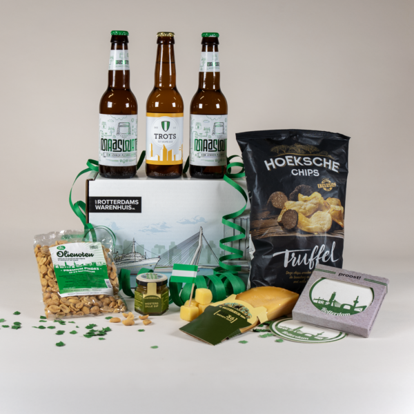 Afbeelding van een borrelpakket bier waar is dat feessie