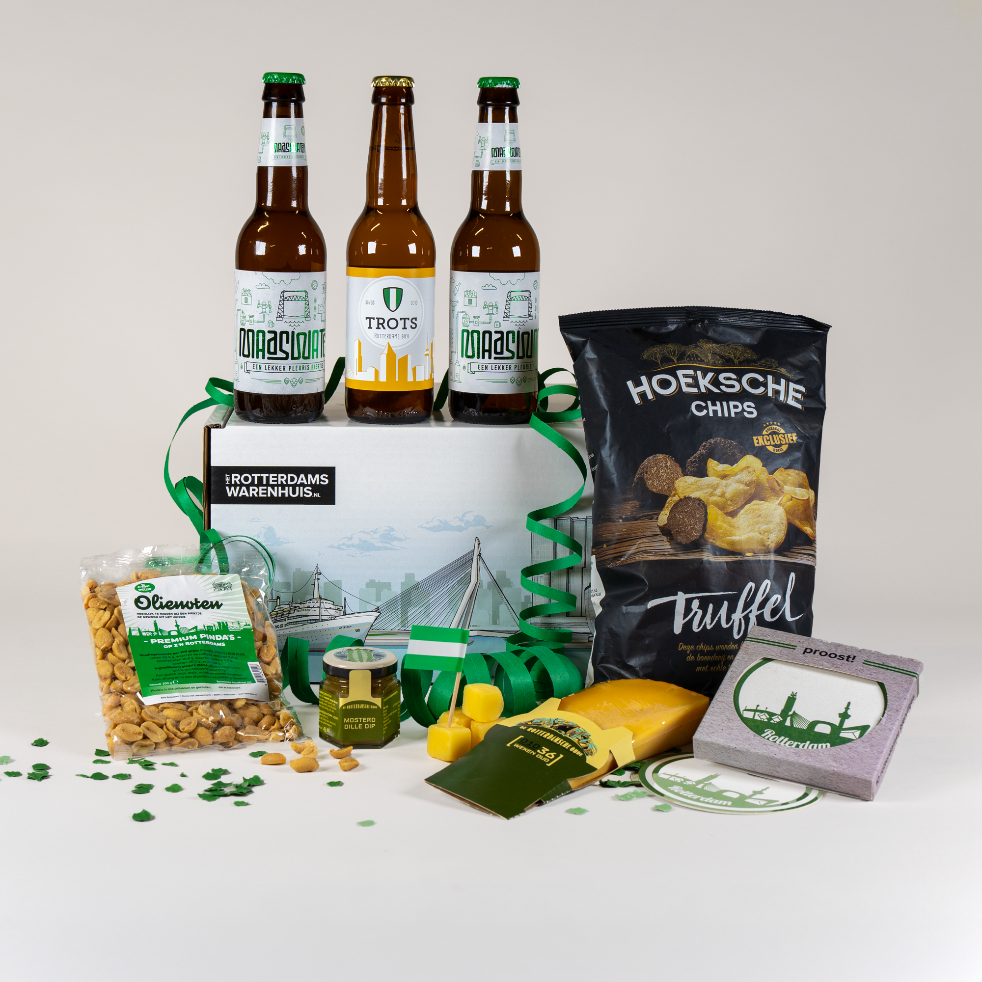 Afbeelding van een borrelpakket bier waar is dat feessie